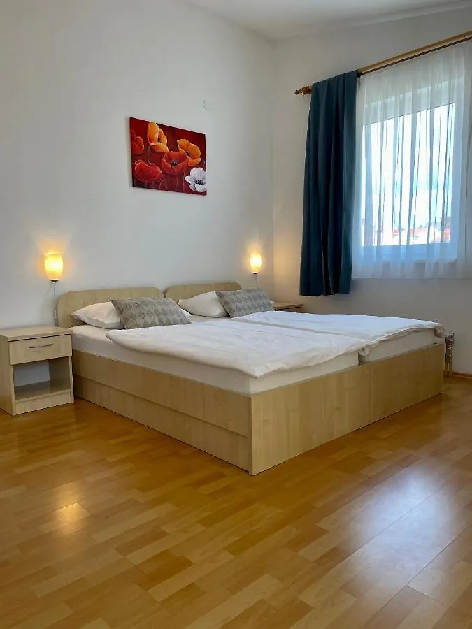 Rooms And Apartments Ana Zadar Maison d'hôtes