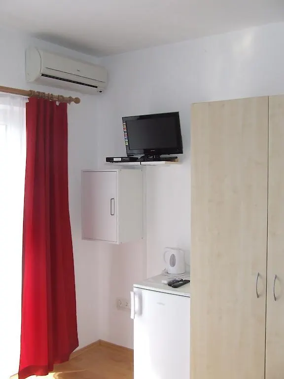Rooms And Apartments Ana Zadar 3*,